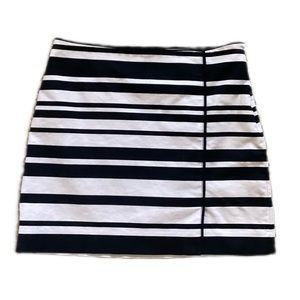 Women’s White House Black Market Fully Lined Pencil Mini Skirt.